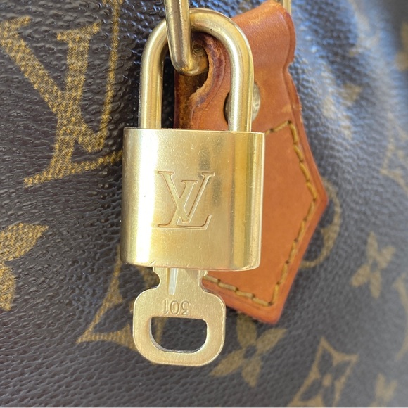 LOUIS VUITTON Vintage ALMA PM w/ Lock, Key, Dust Bag - Picture 5 of 12